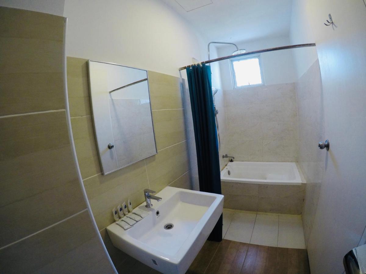Hotel Zamburger Second Link Johor Bahru Esterno foto