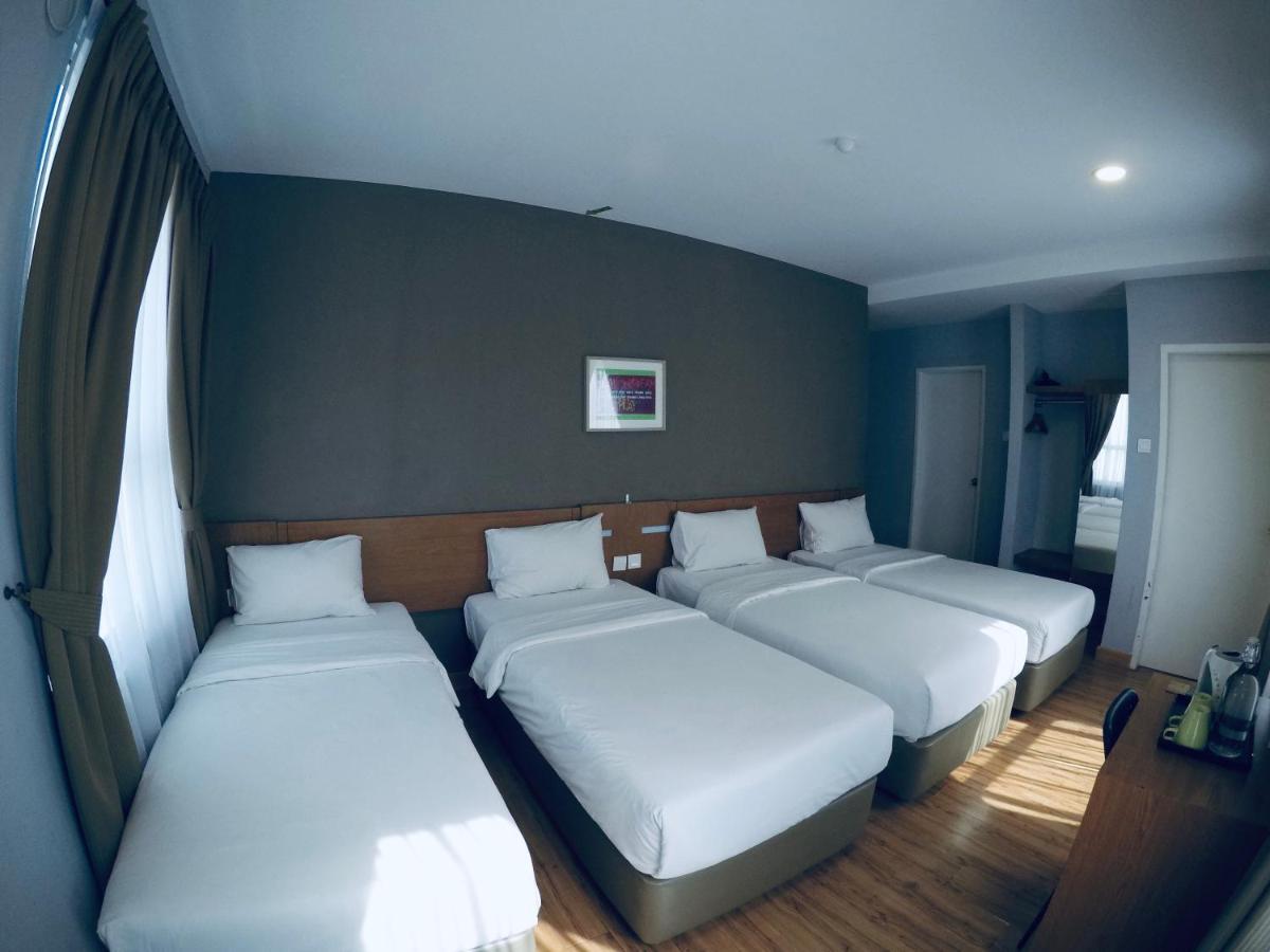 Hotel Zamburger Second Link Johor Bahru Esterno foto